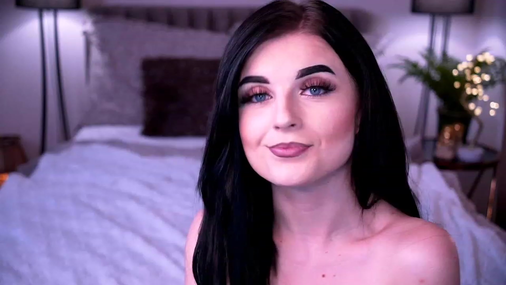 Gallery image thumbnail from Dolly_nn's myfreecams stream on, 04/07/2023, 18:02 image 16 of 20