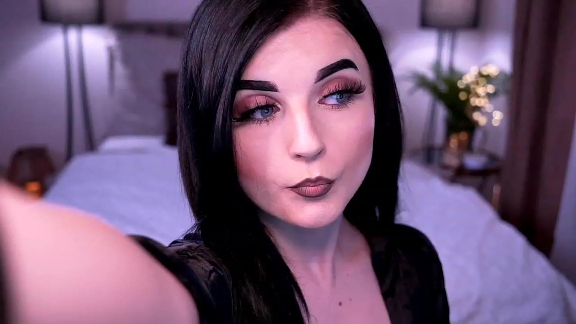 Gallery image thumbnail from Dolly_nn's myfreecams stream on, 04/07/2023, 19:44 image 1 of 20