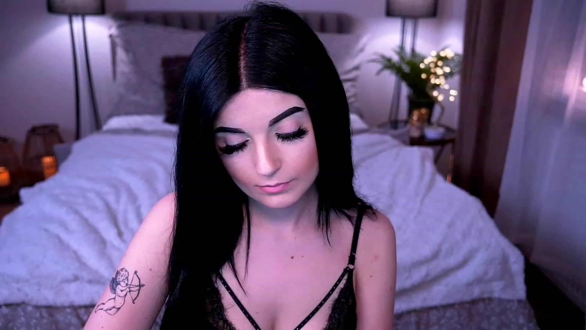 Gallery image thumbnail from Dolly_nn's myfreecams stream on, 04/09/2023, 19:01 image 2 of 20