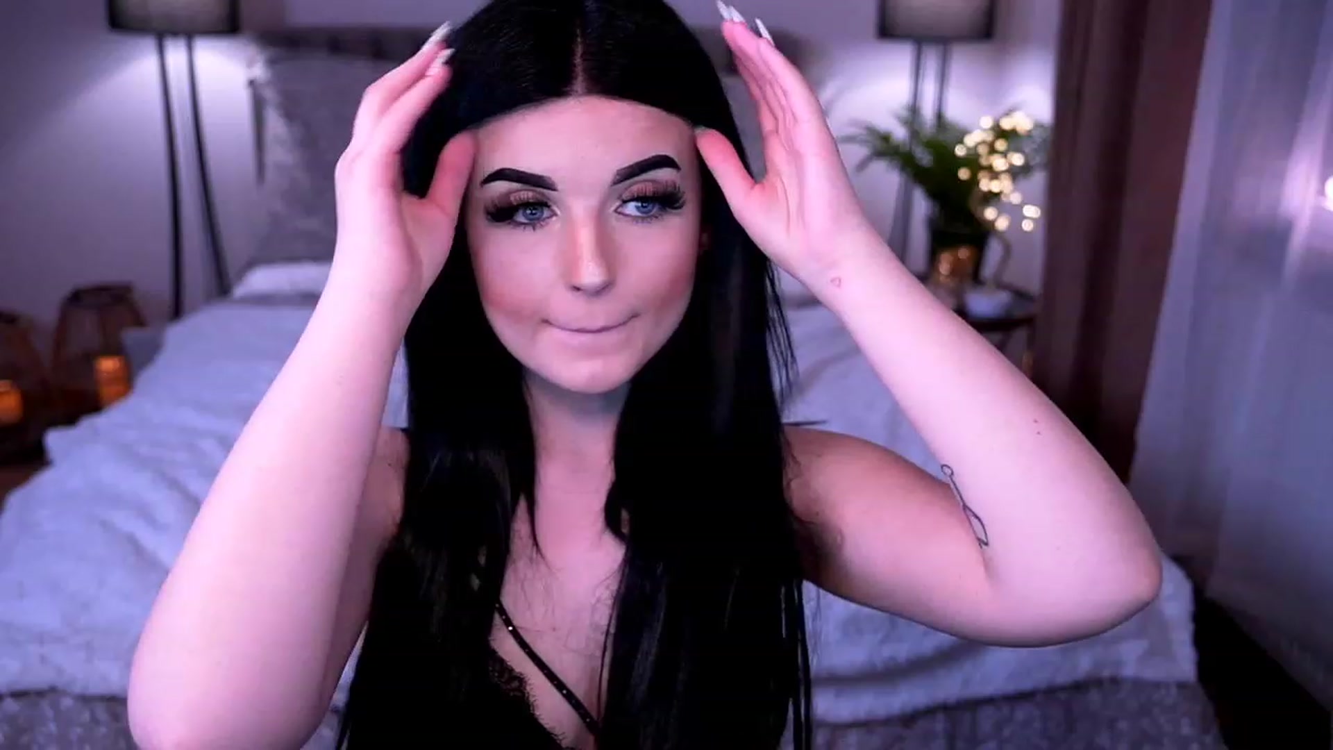 Gallery image thumbnail from Dolly_nn's myfreecams stream on, 04/09/2023, 19:01 image 3 of 20