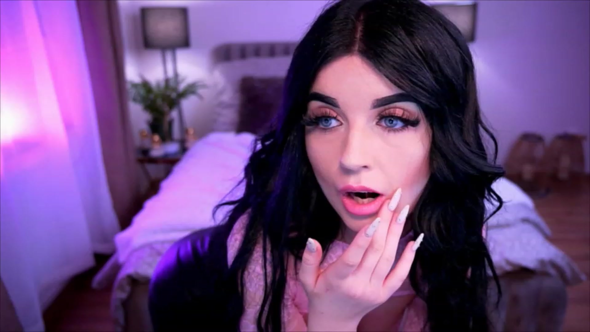 Gallery image thumbnail from Dolly_nn's myfreecams stream on, 04/14/2023, 18:42 image 8 of 20