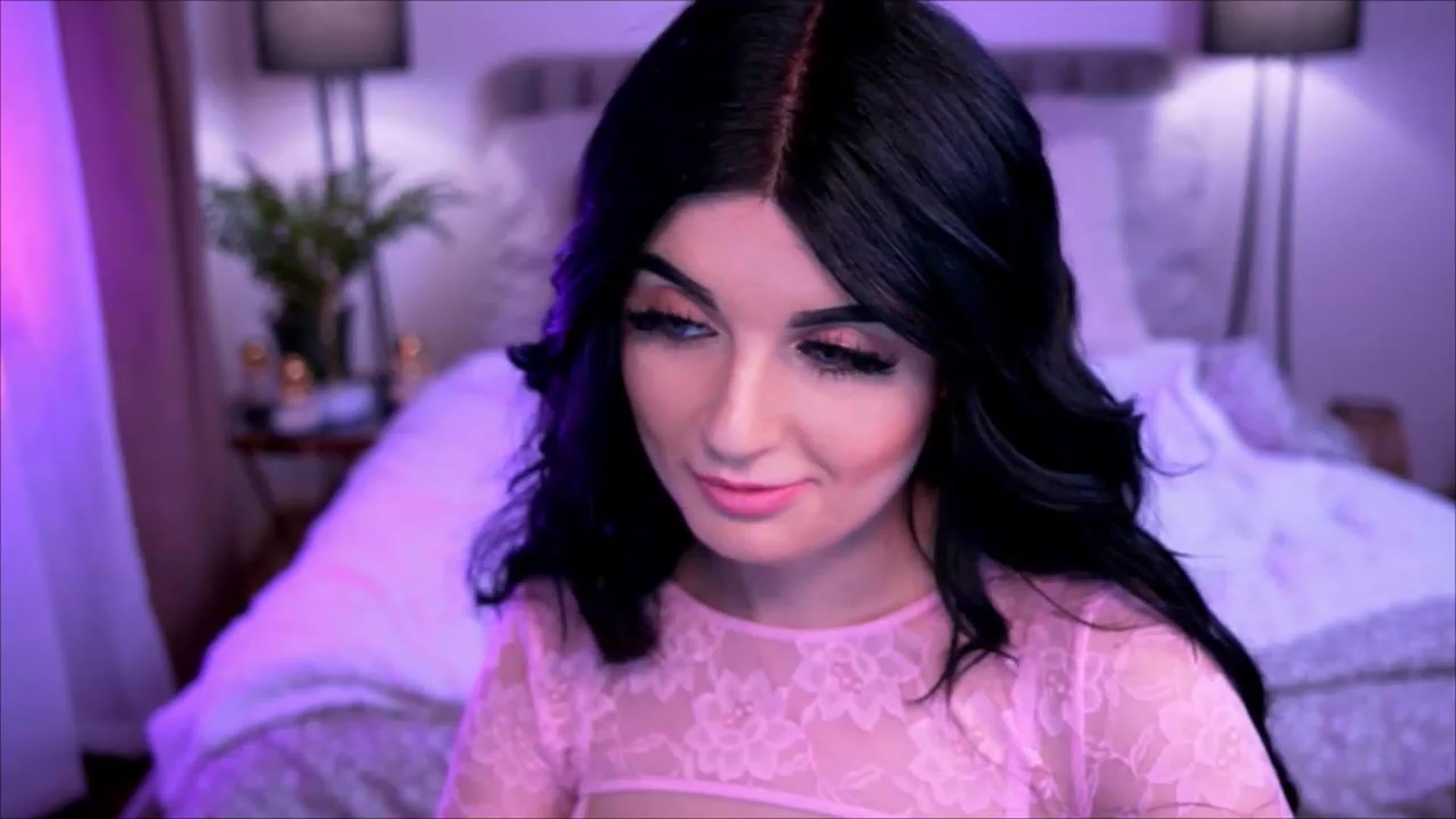 Gallery image thumbnail from Dolly_nn's myfreecams stream on, 04/14/2023, 18:42 image 15 of 20