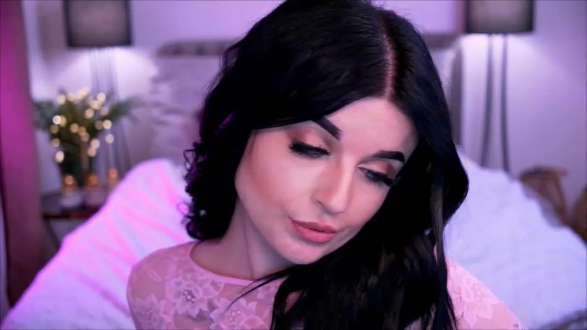 Gallery image thumbnail from Dolly_nn's myfreecams stream on, 04/23/2023, 18:36 image 8 of 20