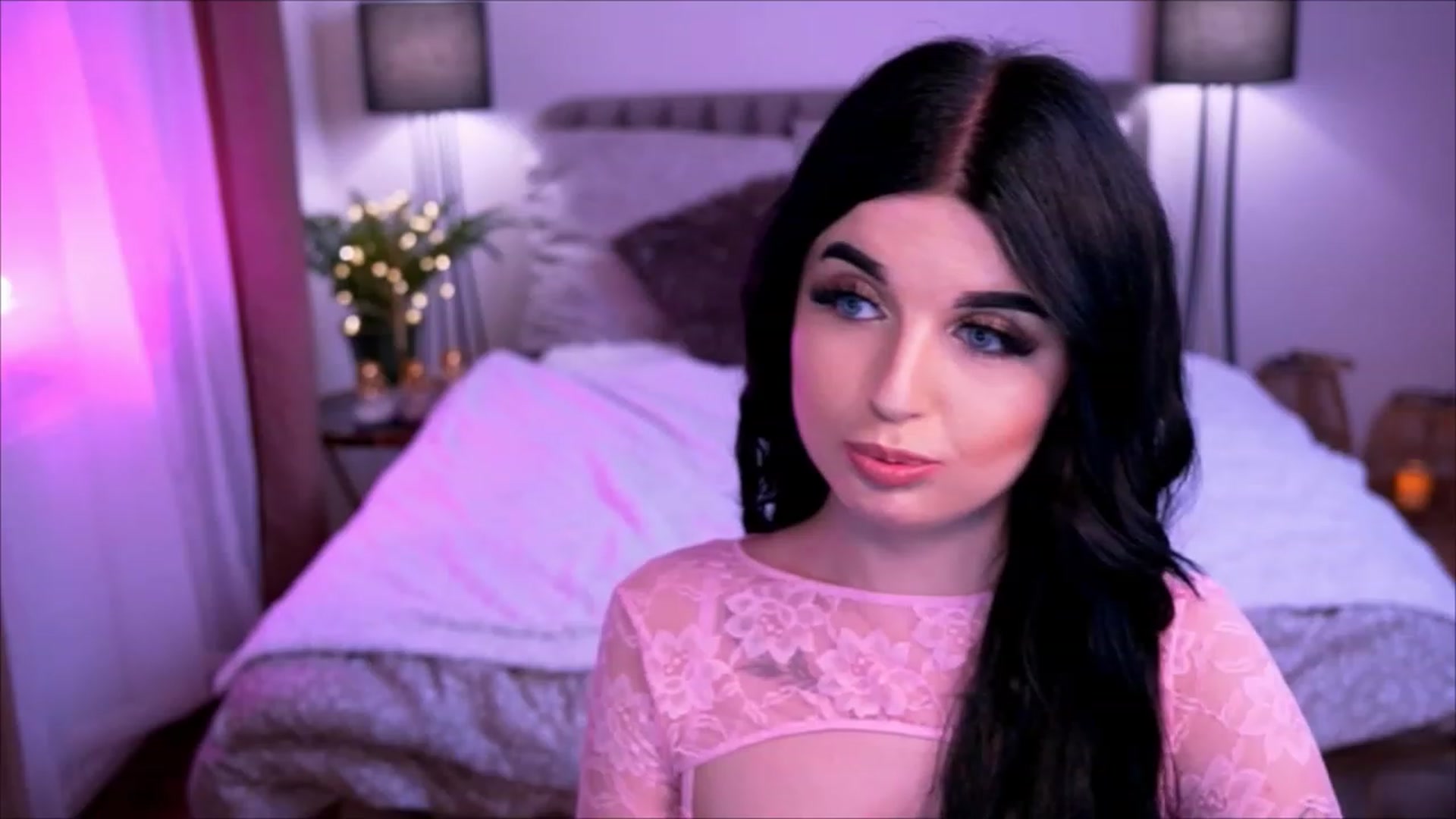Gallery image thumbnail from Dolly_nn's myfreecams stream on, 04/23/2023, 21:46 image 13 of 20