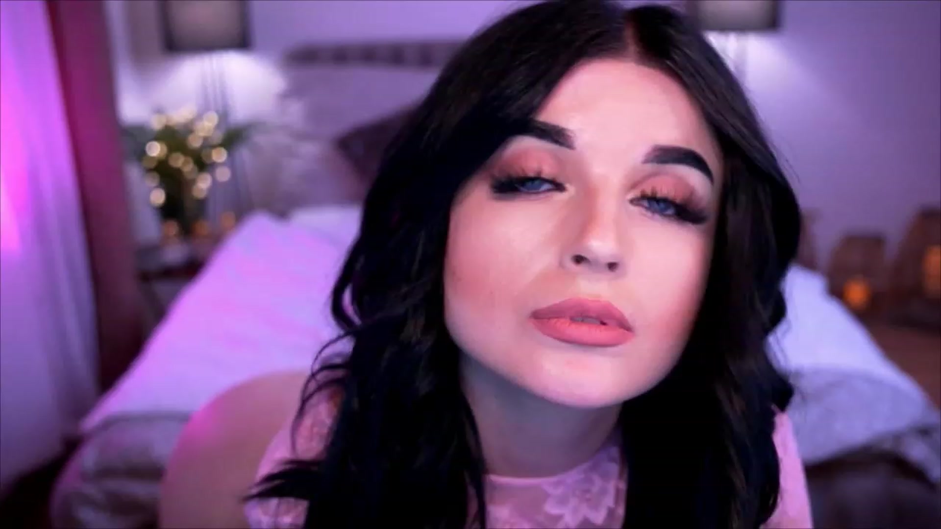 Gallery image thumbnail from Dolly_nn's myfreecams stream on, 04/23/2023, 21:46 image 2 of 20