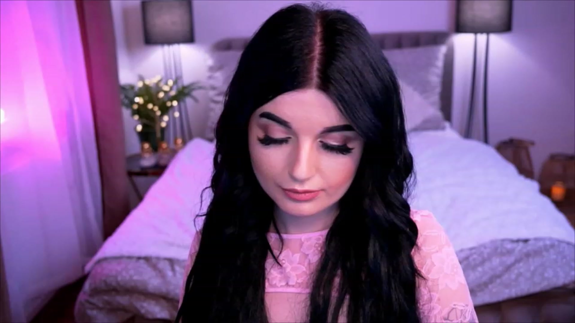 Gallery image thumbnail from Dolly_nn's myfreecams stream on, 04/23/2023, 21:46 image 12 of 20