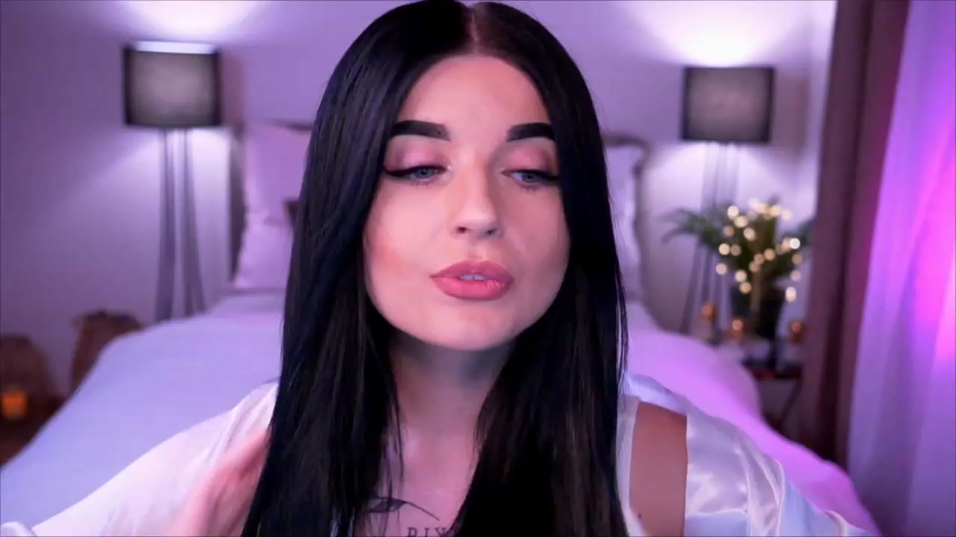 Gallery image thumbnail from Dolly_nn's myfreecams stream on, 05/03/2023, 18:28 image 1 of 20