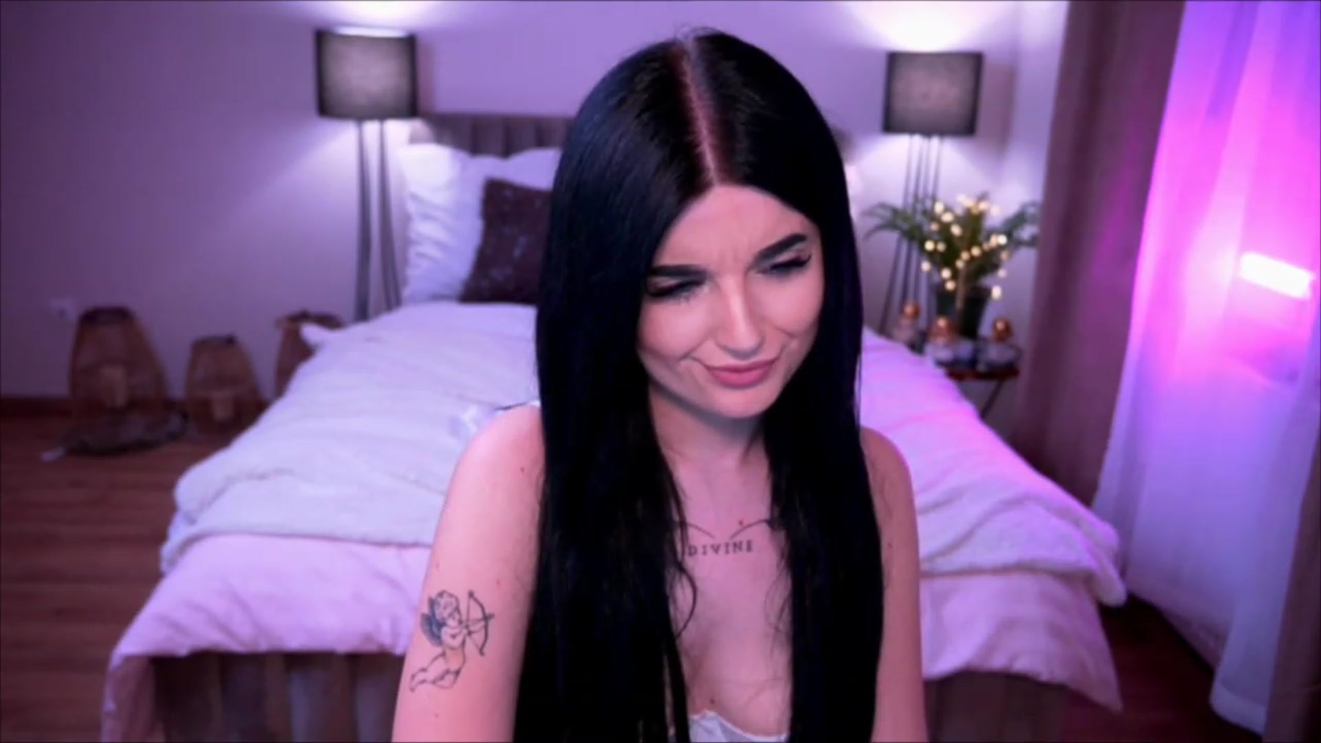 Gallery image thumbnail from Dolly_nn's myfreecams stream on, 05/05/2023, 12:31 image 18 of 20