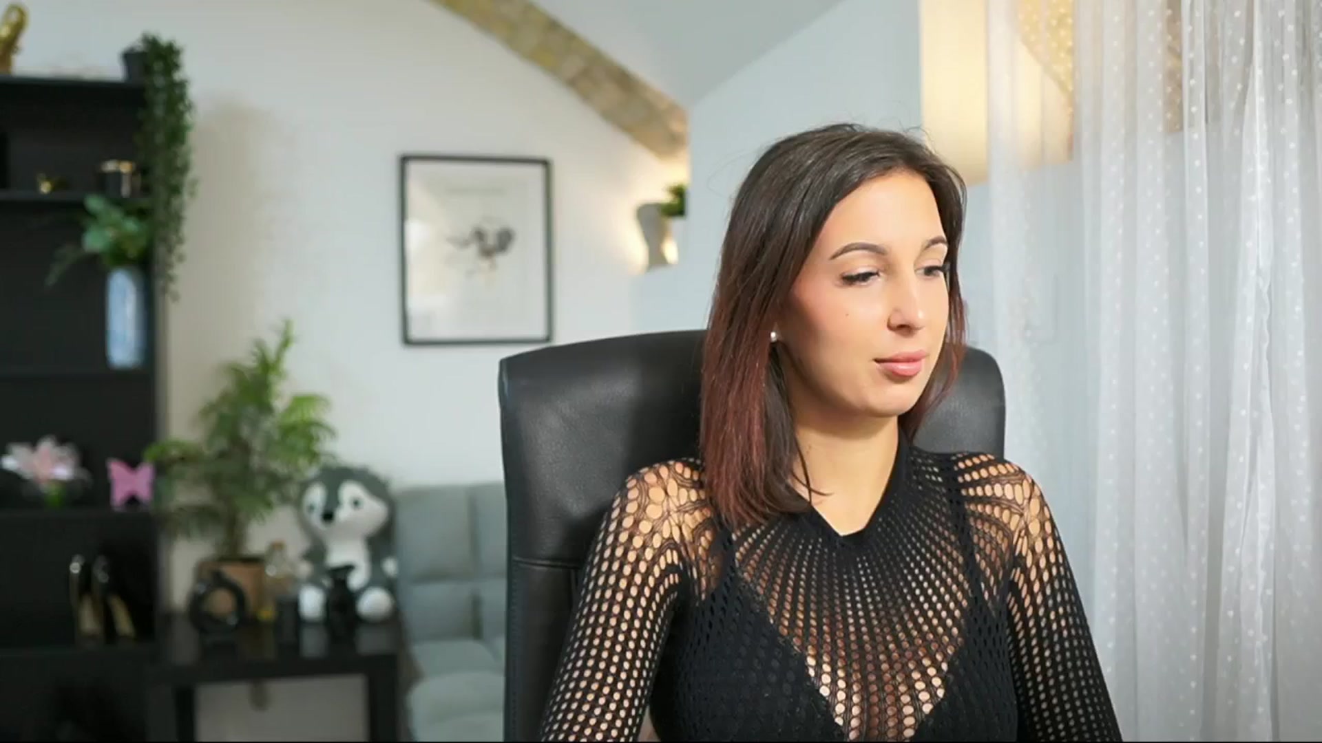 Gallery image thumbnail from Dollyvega69's myfreecams stream on, 07/22/2025, 13:38 image 9 of 20