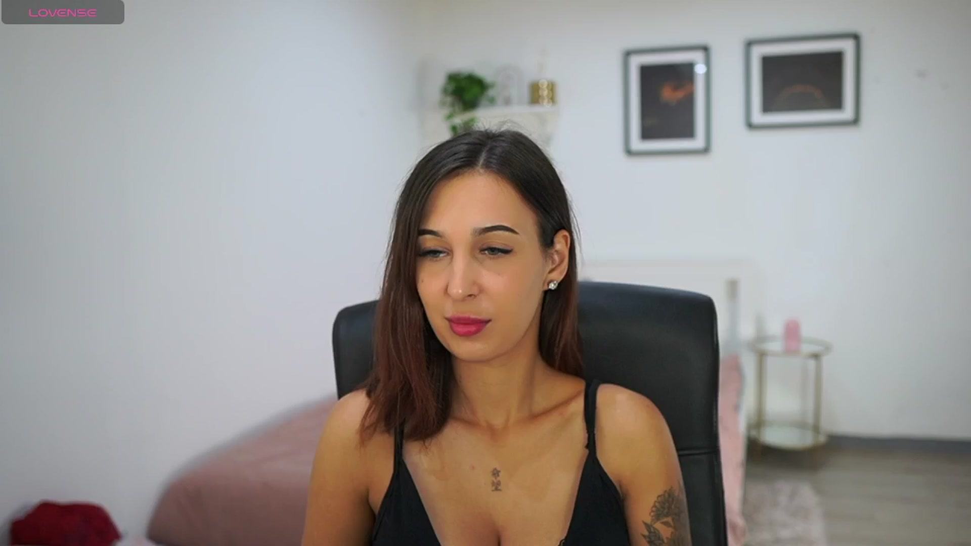 Gallery image thumbnail from Dollyvega69's myfreecams stream on, 08/26/2025, 15:31 image 5 of 20