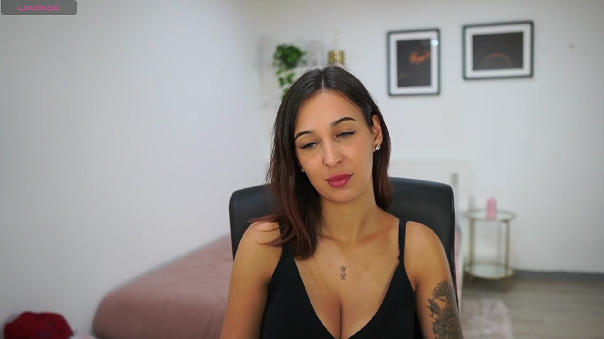 Gallery image thumbnail from Dollyvega69's myfreecams stream on, 08/26/2025, 16:55 image 13 of 20