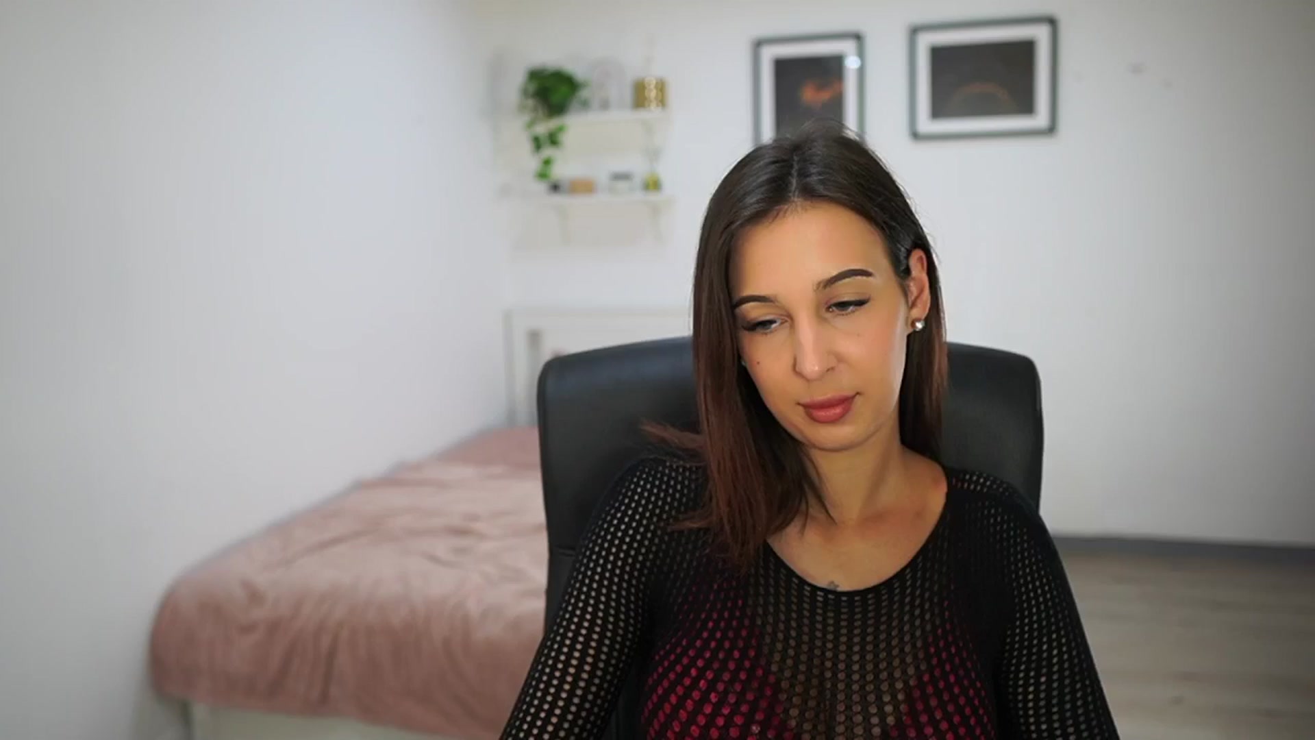 Gallery image thumbnail from Dollyvega69's myfreecams stream on, 08/28/2025, 15:03 image 3 of 20
