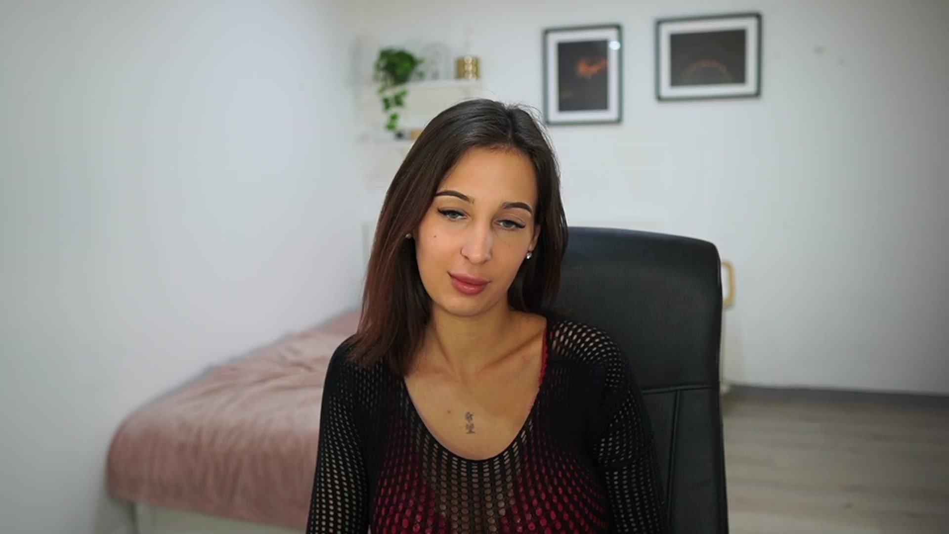 Gallery image thumbnail from Dollyvega69's myfreecams stream on, 08/28/2025, 15:55 image 7 of 20