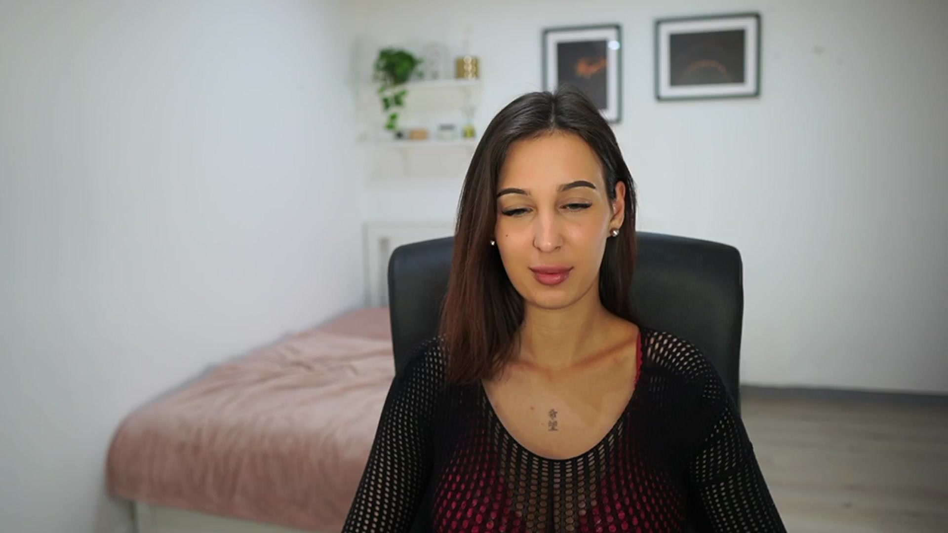 Gallery image thumbnail from Dollyvega69's myfreecams stream on, 08/28/2025, 15:55 image 9 of 20