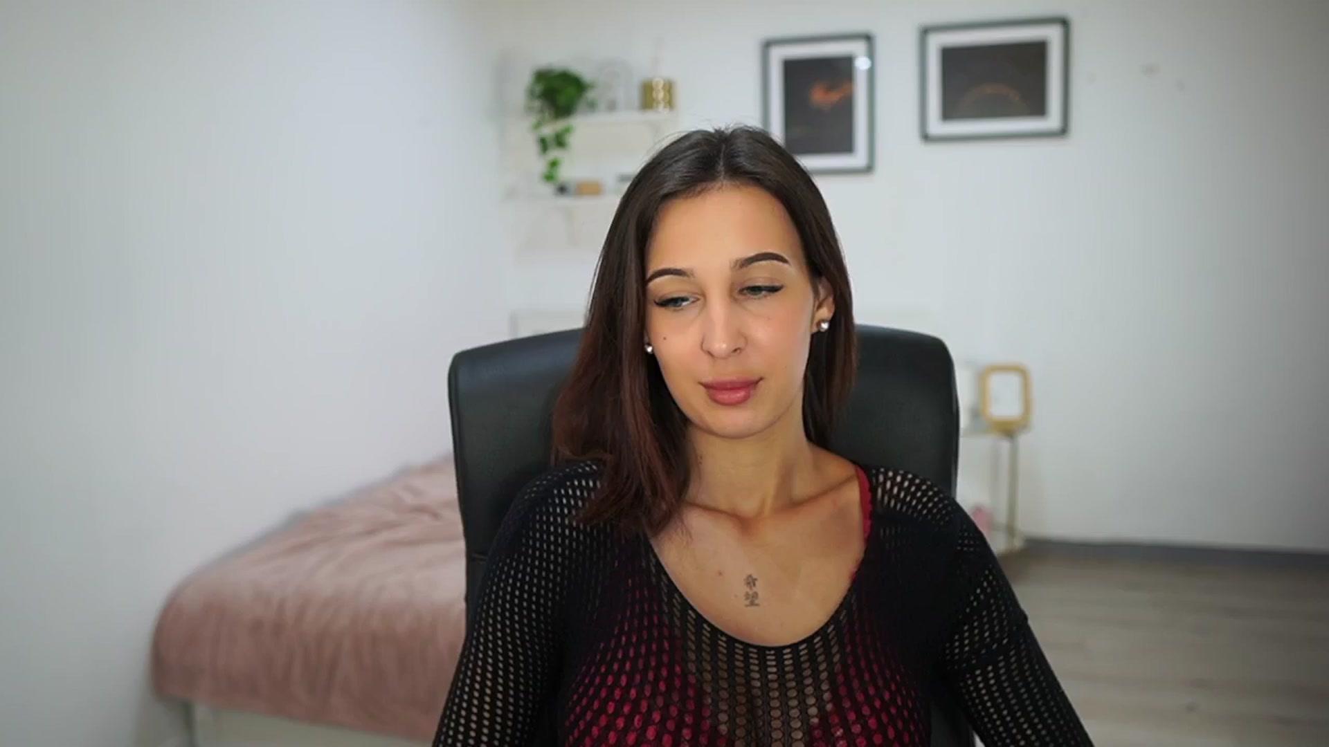 Gallery image thumbnail from Dollyvega69's myfreecams stream on, 08/28/2025, 15:55 image 2 of 20
