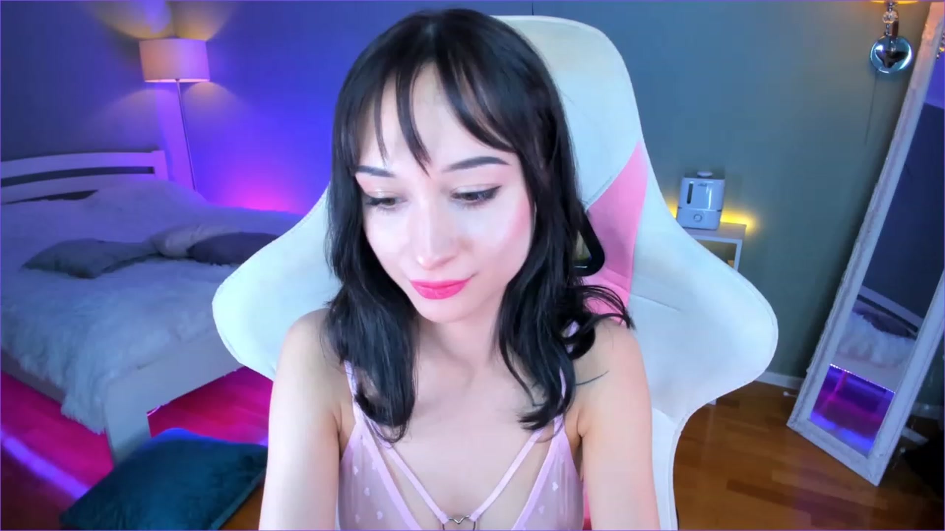 Gallery image thumbnail from Dolores_Doll's myfreecams stream on, 11/18/2022, 08:08 image 11 of 20