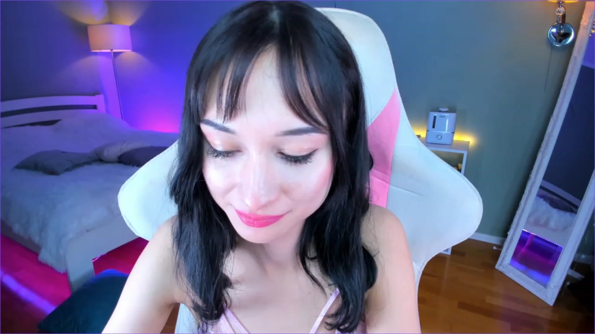 Gallery image thumbnail from Dolores_Doll's myfreecams stream on, 11/18/2022, 08:08 image 17 of 20