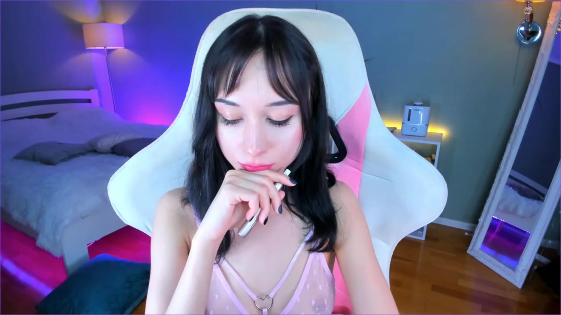Gallery image thumbnail from Dolores_Doll's myfreecams stream on, 11/18/2022, 08:08 image 19 of 20