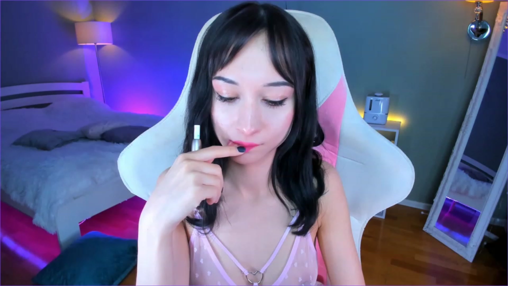 Gallery image thumbnail from Dolores_Doll's myfreecams stream on, 11/18/2022, 08:08 image 10 of 20