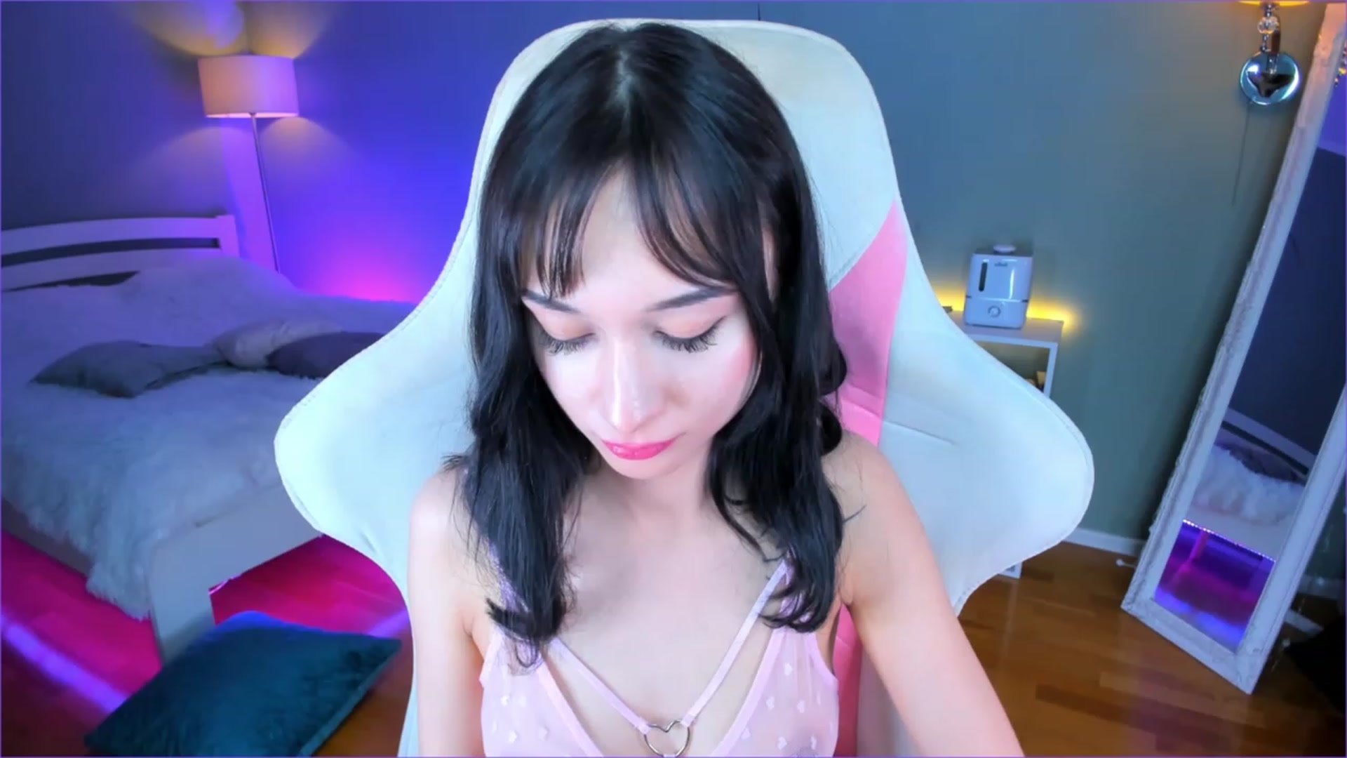Gallery image thumbnail from Dolores_Doll's myfreecams stream on, 11/18/2022, 08:08 image 16 of 20
