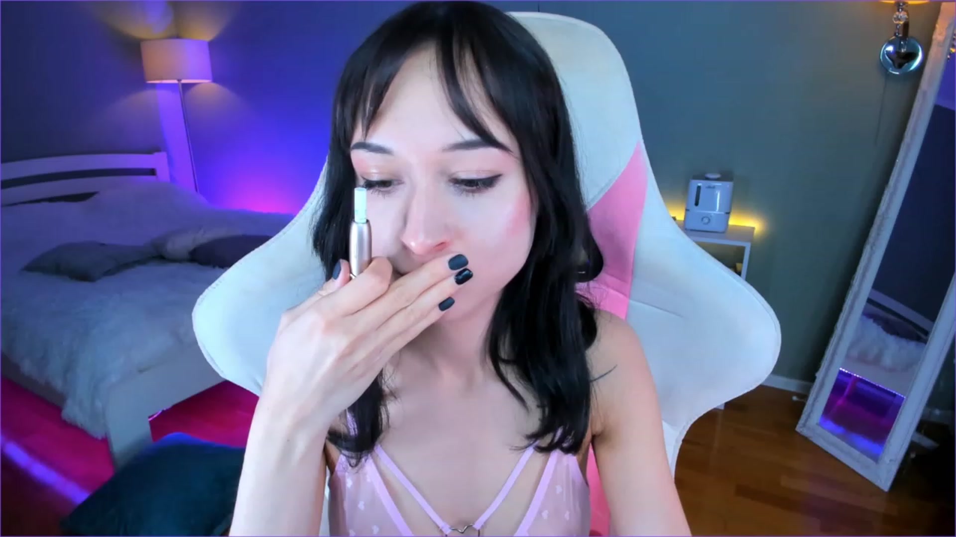 Gallery image thumbnail from Dolores_Doll's myfreecams stream on, 11/18/2022, 08:08 image 13 of 20