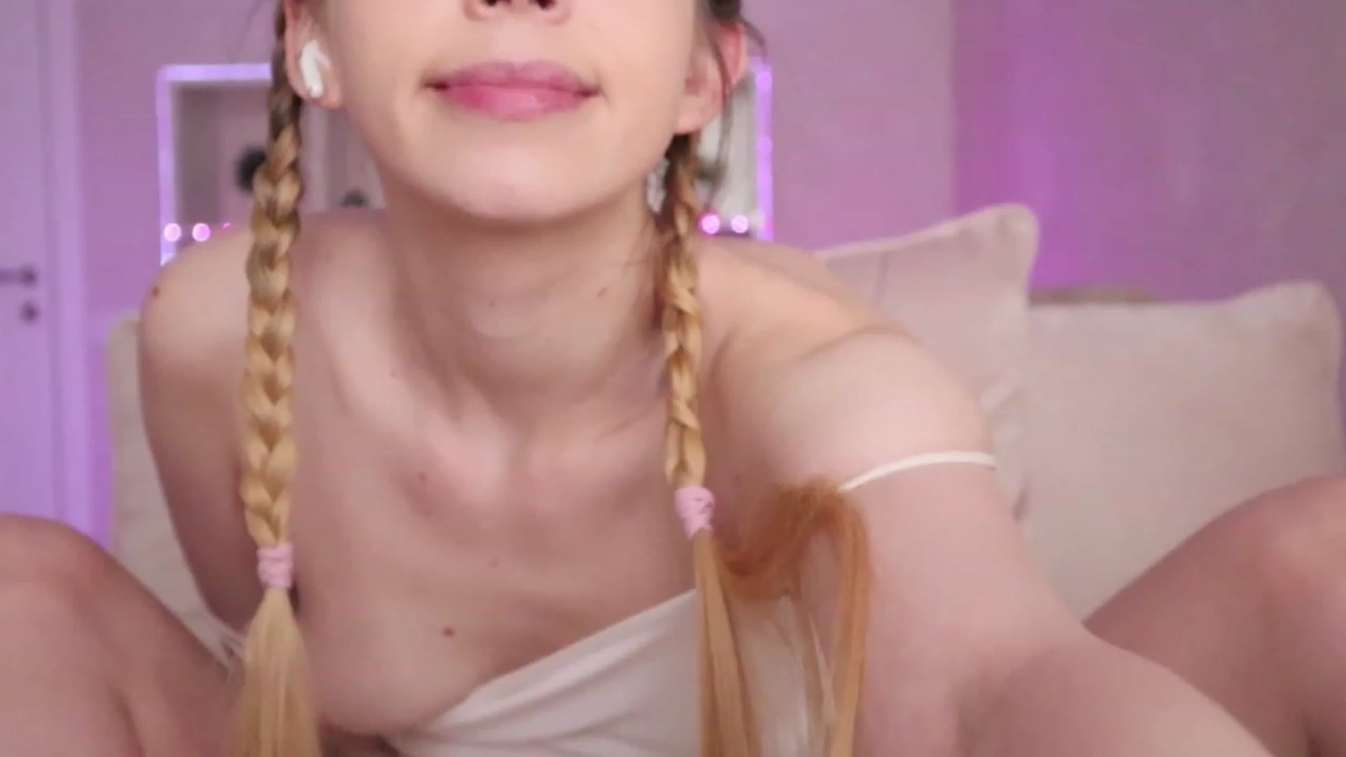 Gallery image thumbnail from Domenikas's myfreecams stream on, 06/15/2023, 01:40 image 14 of 20