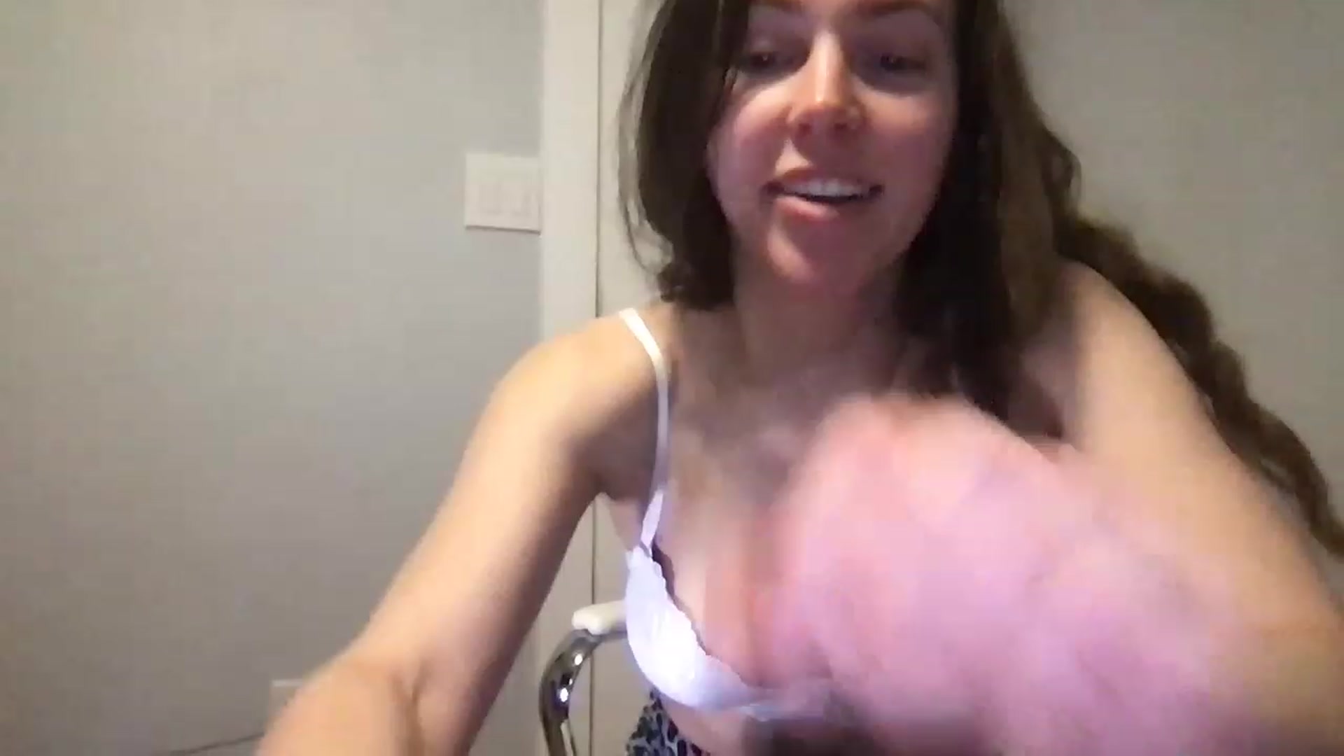 Gallery image thumbnail from DominatrixV's myfreecams stream on, 01/03/2023, 03:44 image 13 of 20