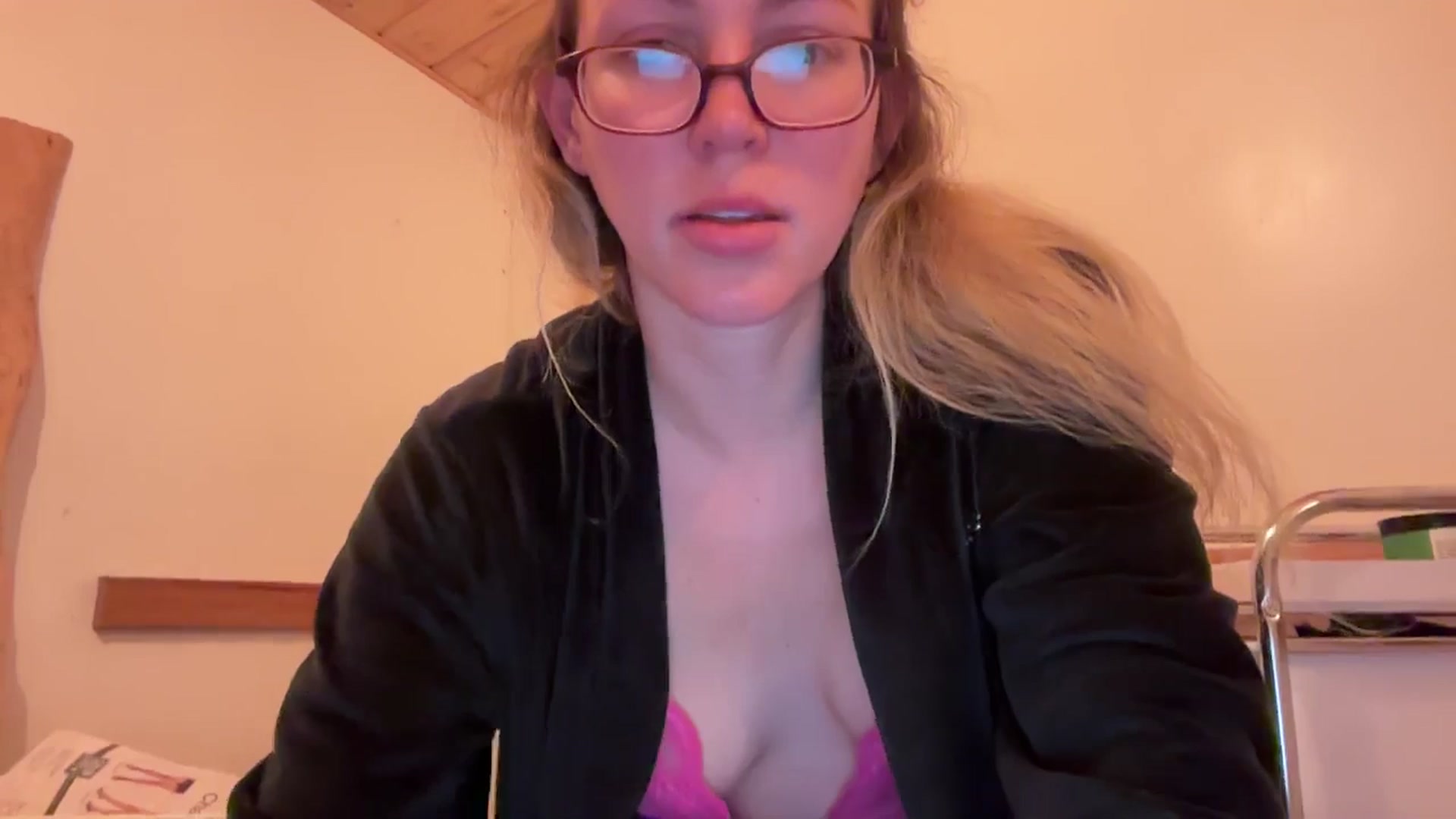 Gallery image thumbnail from DominatrixV's myfreecams stream on, 08/26/2024, 04:55 image 18 of 20