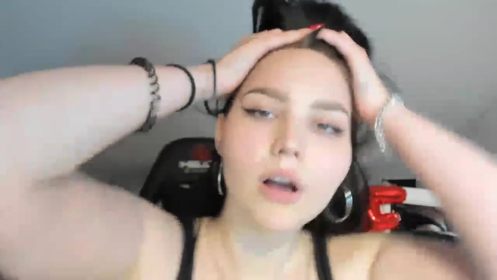 Gallery image thumbnail from Dominikaas's myfreecams stream on, 06/08/2023, 19:52 image 18 of 20