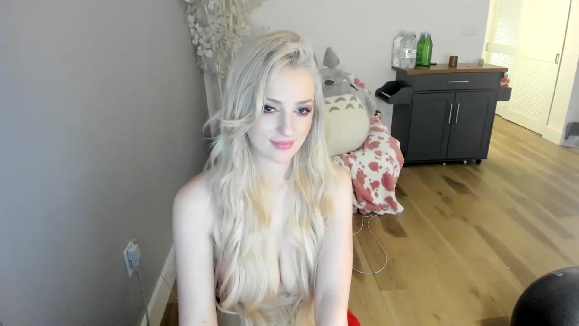 Gallery image thumbnail from DommeMilk's myfreecams stream on, 12/12/2022, 08:59 image 1 of 20