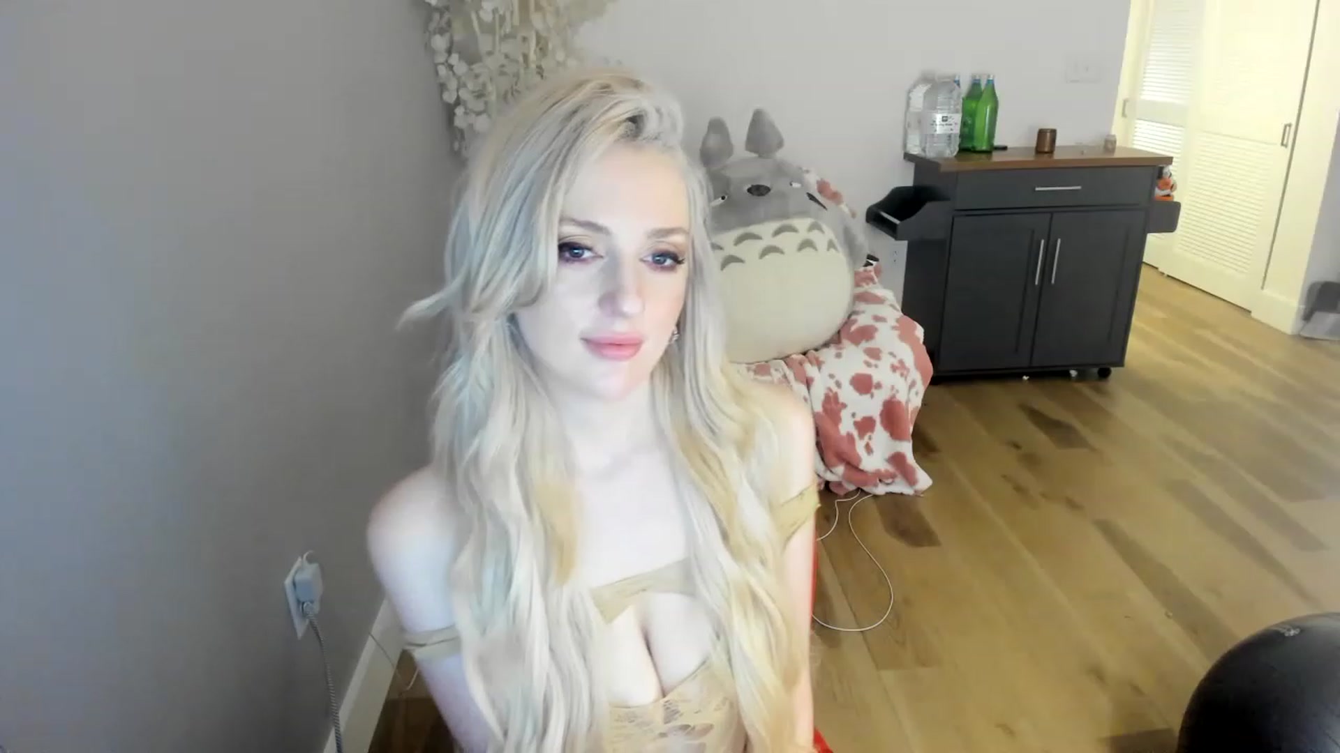 Gallery image thumbnail from DommeMilk's myfreecams stream on, 12/12/2022, 12:33 image 8 of 20