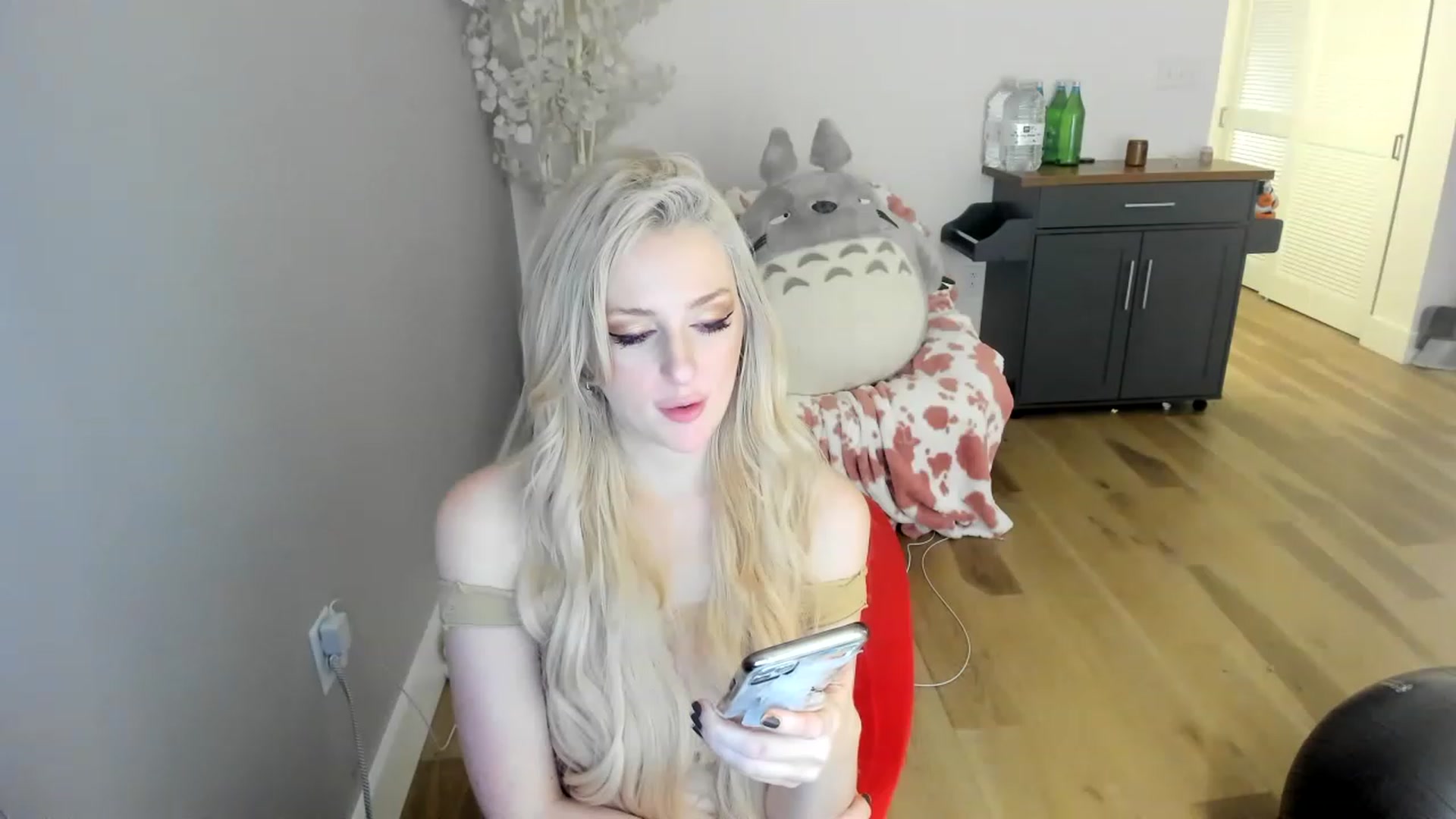 Gallery image thumbnail from DommeMilk's myfreecams stream on, 12/12/2022, 15:10 image 12 of 20