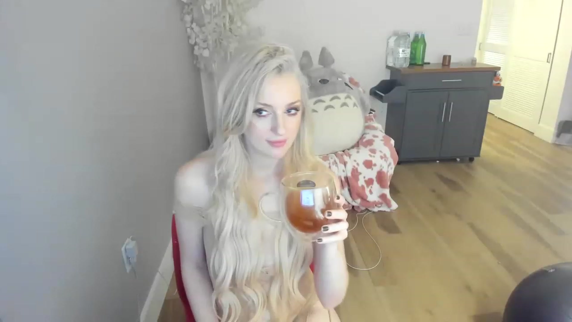 Gallery image thumbnail from DommeMilk's myfreecams stream on, 12/12/2022, 15:10 image 7 of 20