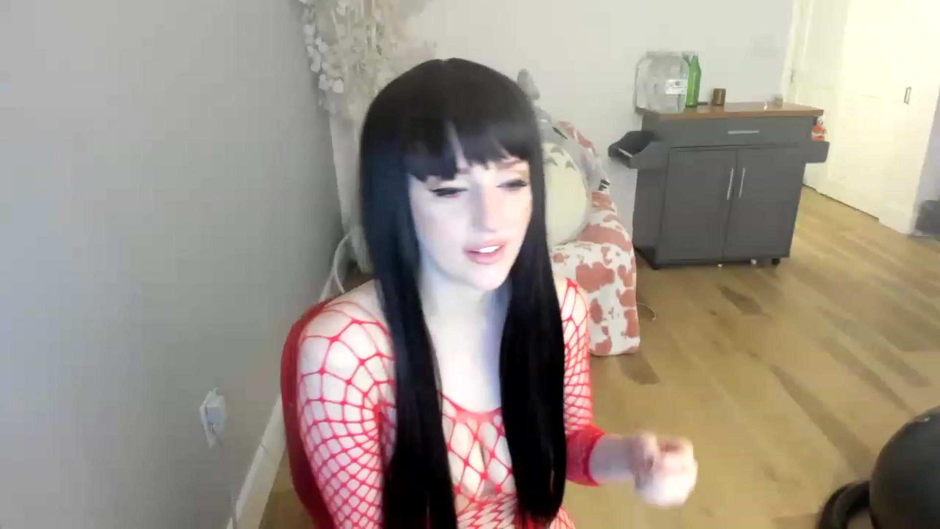 Gallery image thumbnail from DommeMilk's myfreecams stream on, 12/13/2022, 04:58 image 13 of 20