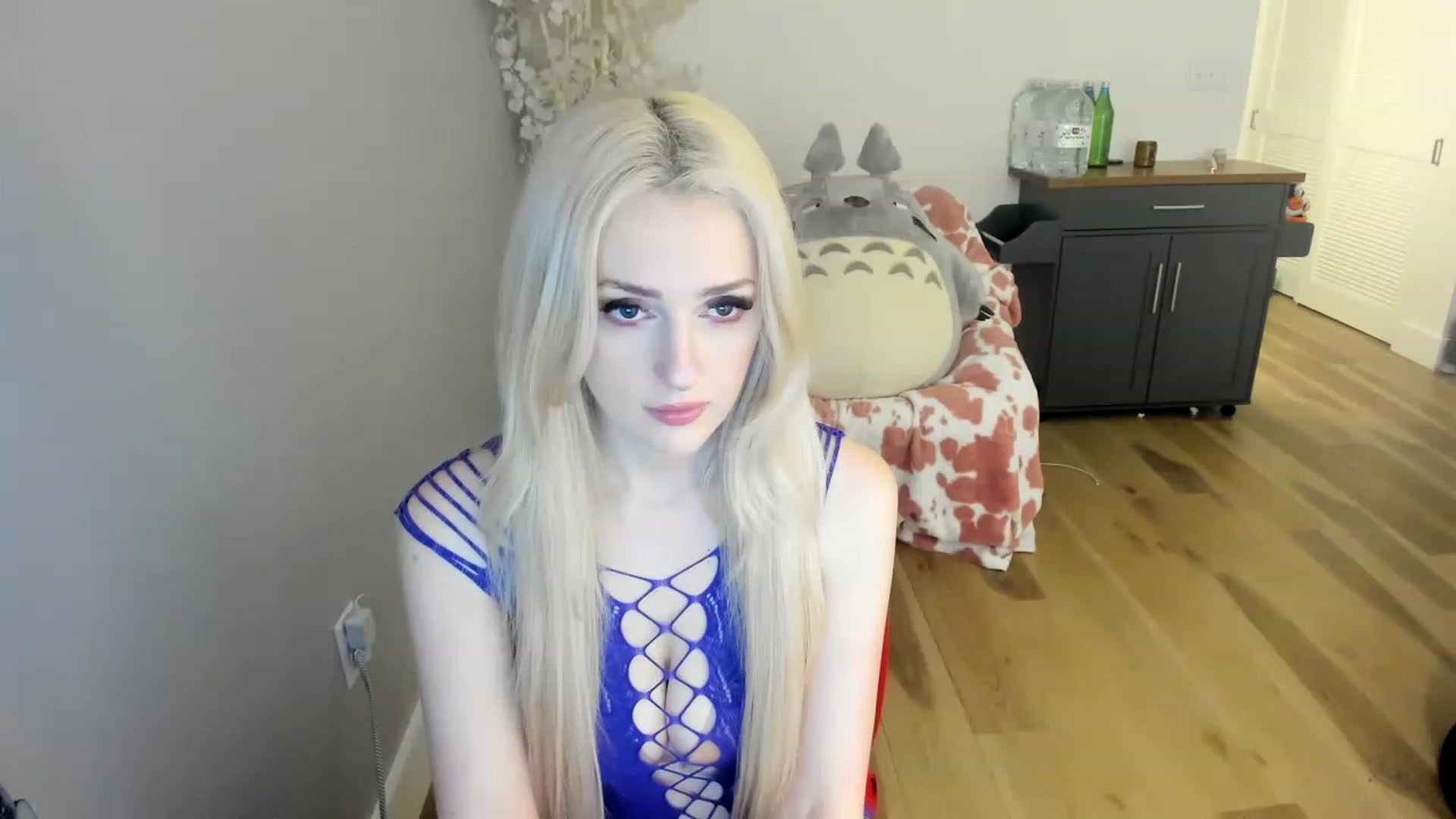 Gallery image thumbnail from DommeMilk's myfreecams stream on, 12/15/2022, 03:22 image 1 of 20