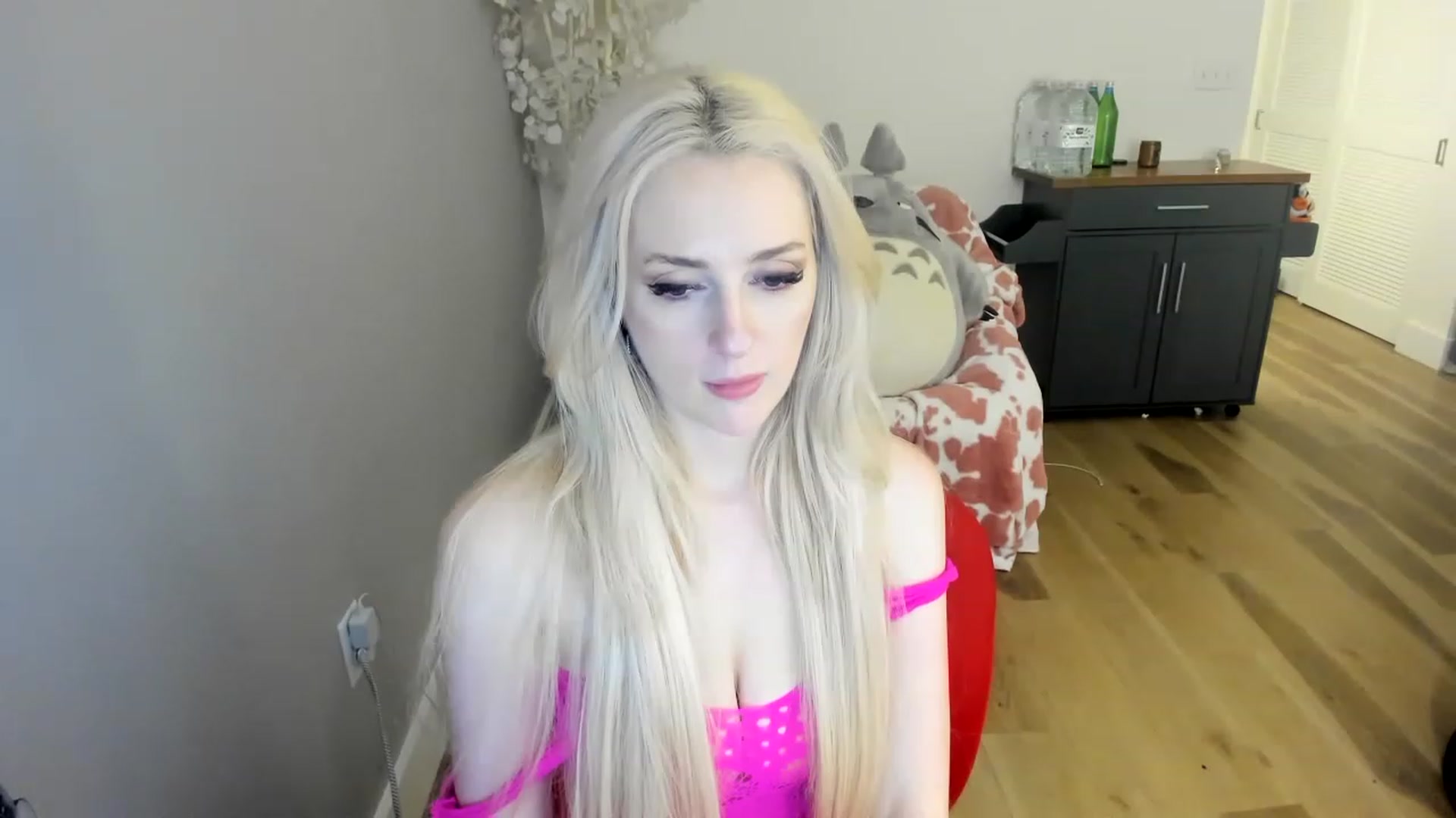 Gallery image thumbnail from DommeMilk's myfreecams stream on, 12/15/2022, 14:07 image 7 of 20