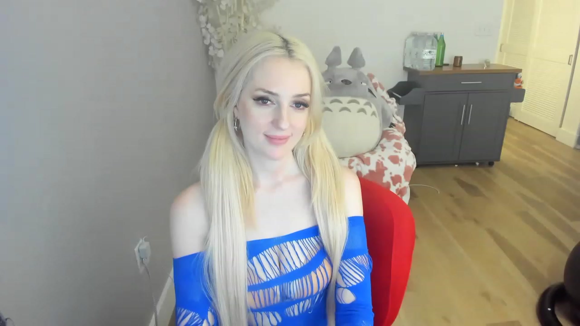Gallery image thumbnail from DommeMilk's myfreecams stream on, 12/16/2022, 16:33 image 18 of 20