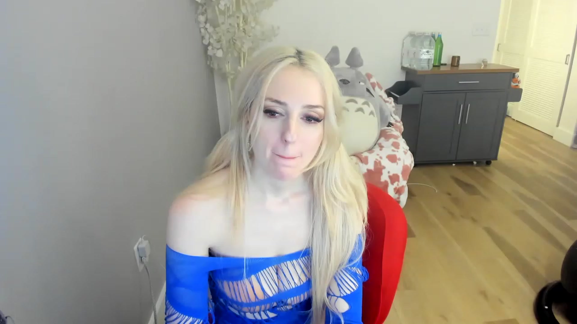 Gallery image thumbnail from DommeMilk's myfreecams stream on, 12/16/2022, 16:33 image 7 of 20