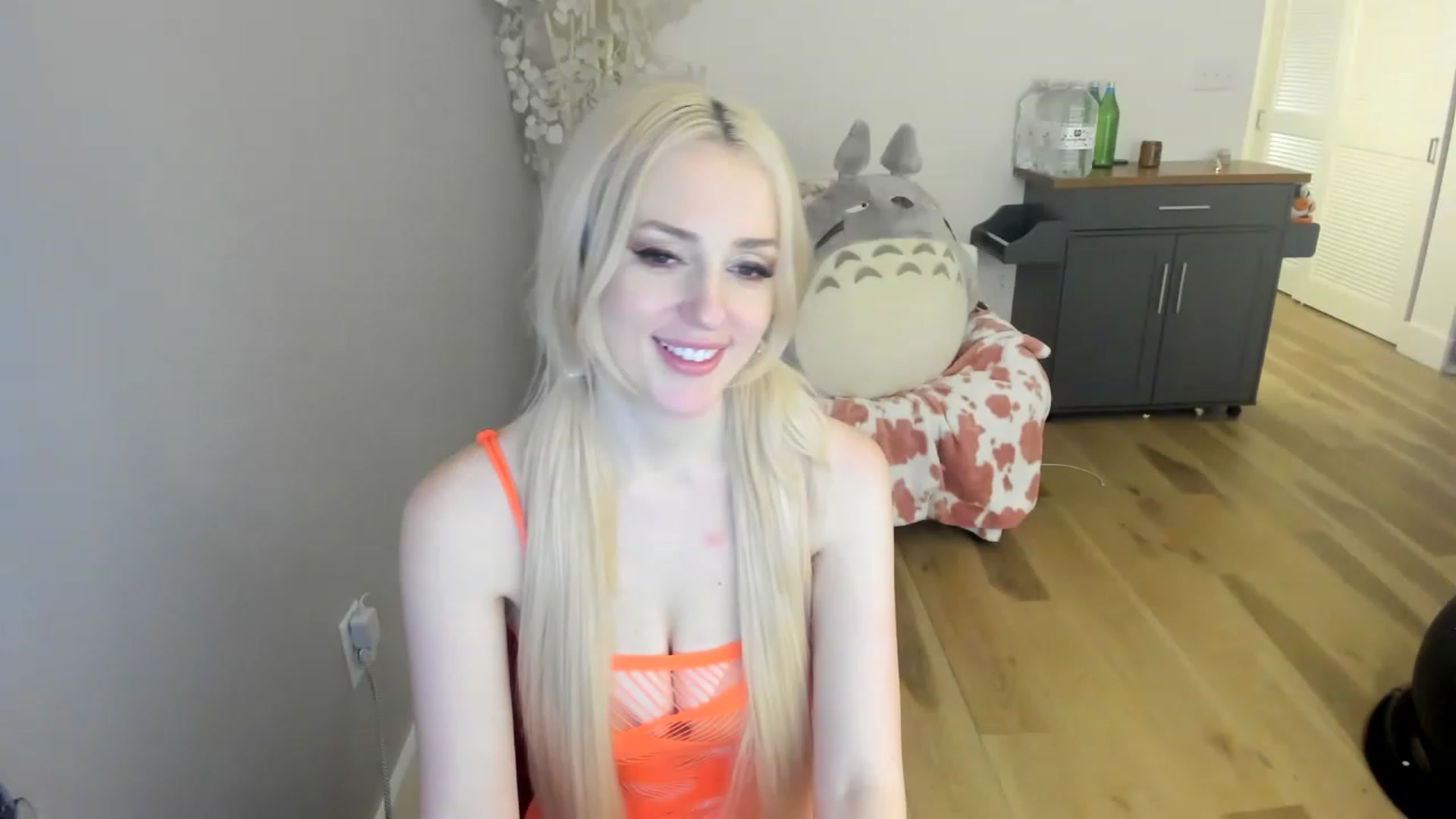 Gallery image thumbnail from DommeMilk's myfreecams stream on, 12/17/2022, 14:19 image 1 of 20