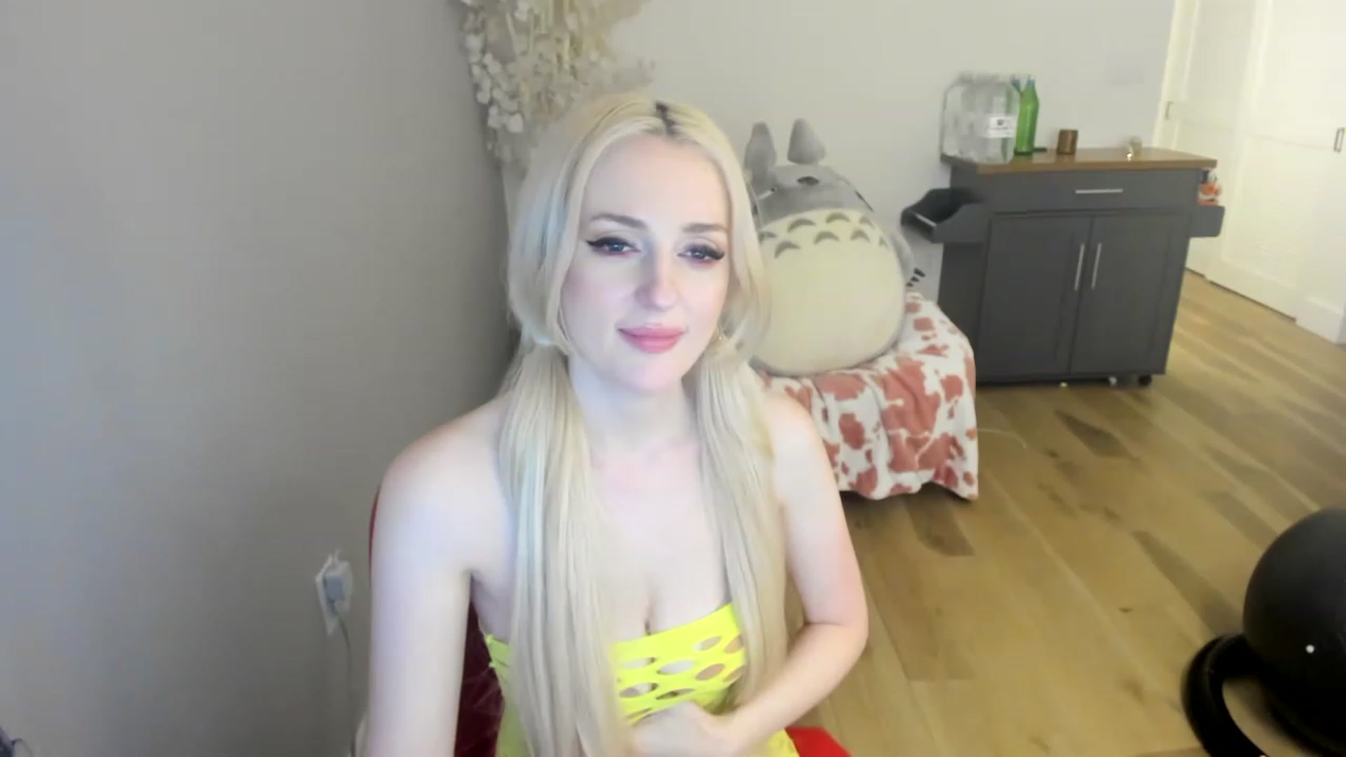 Gallery image thumbnail from DommeMilk's myfreecams stream on, 12/18/2022, 09:04 image 20 of 20