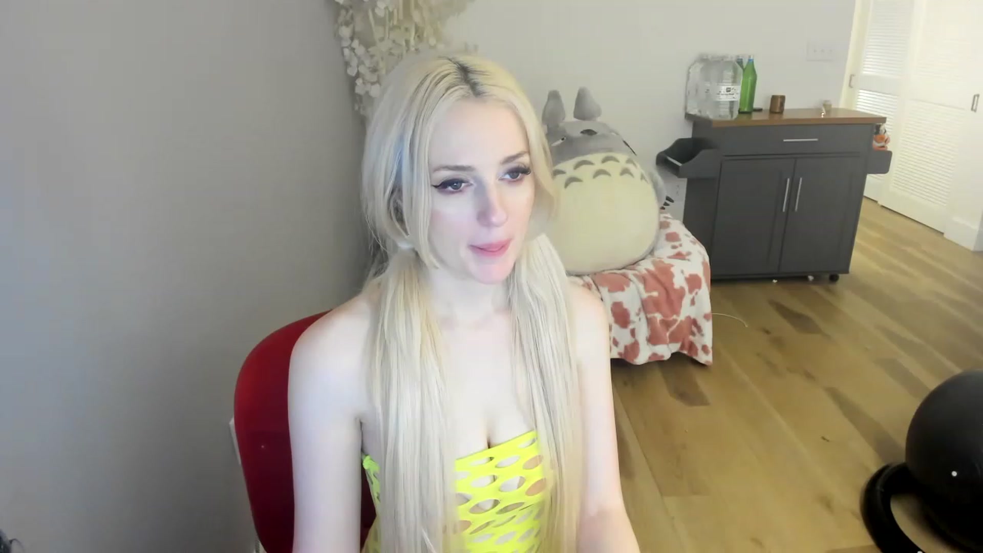 Gallery image thumbnail from DommeMilk's myfreecams stream on, 12/18/2022, 12:47 image 10 of 20