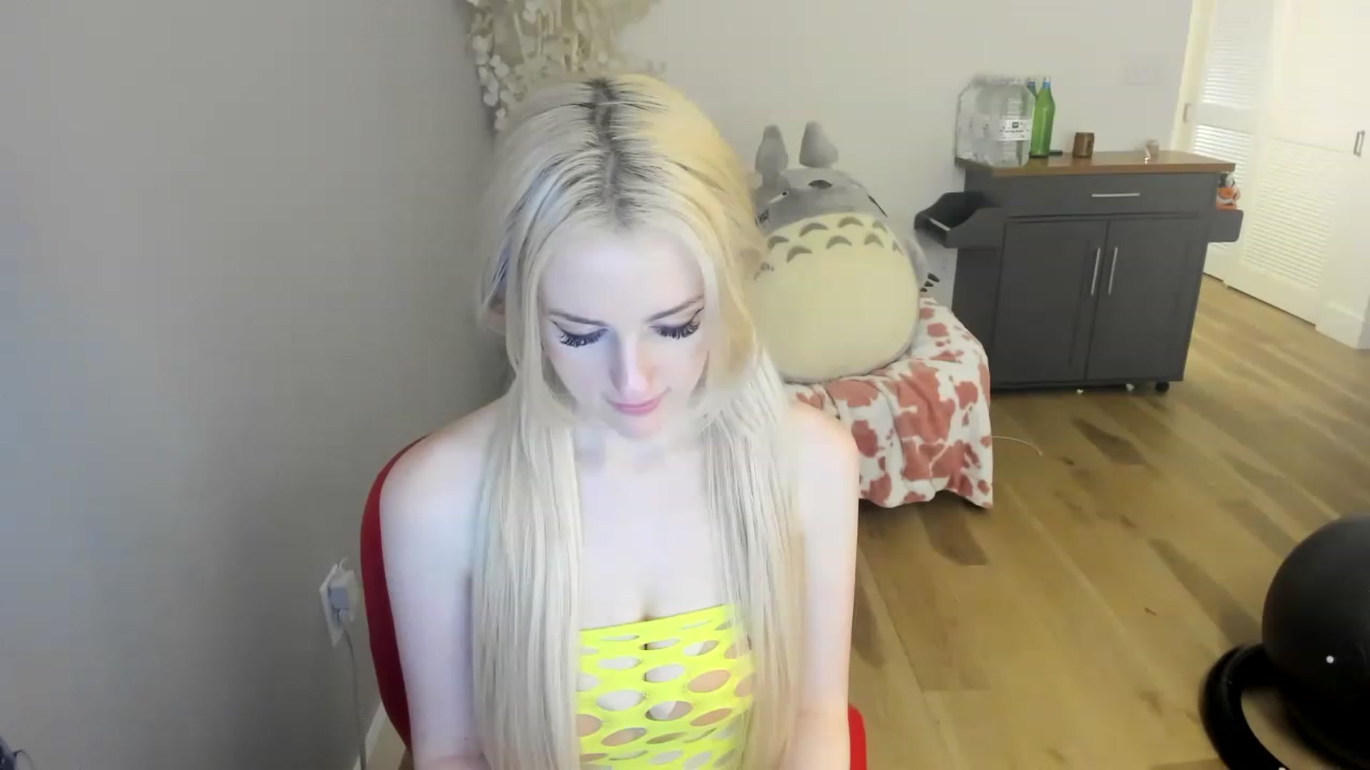 Gallery image thumbnail from DommeMilk's myfreecams stream on, 12/18/2022, 12:47 image 1 of 20