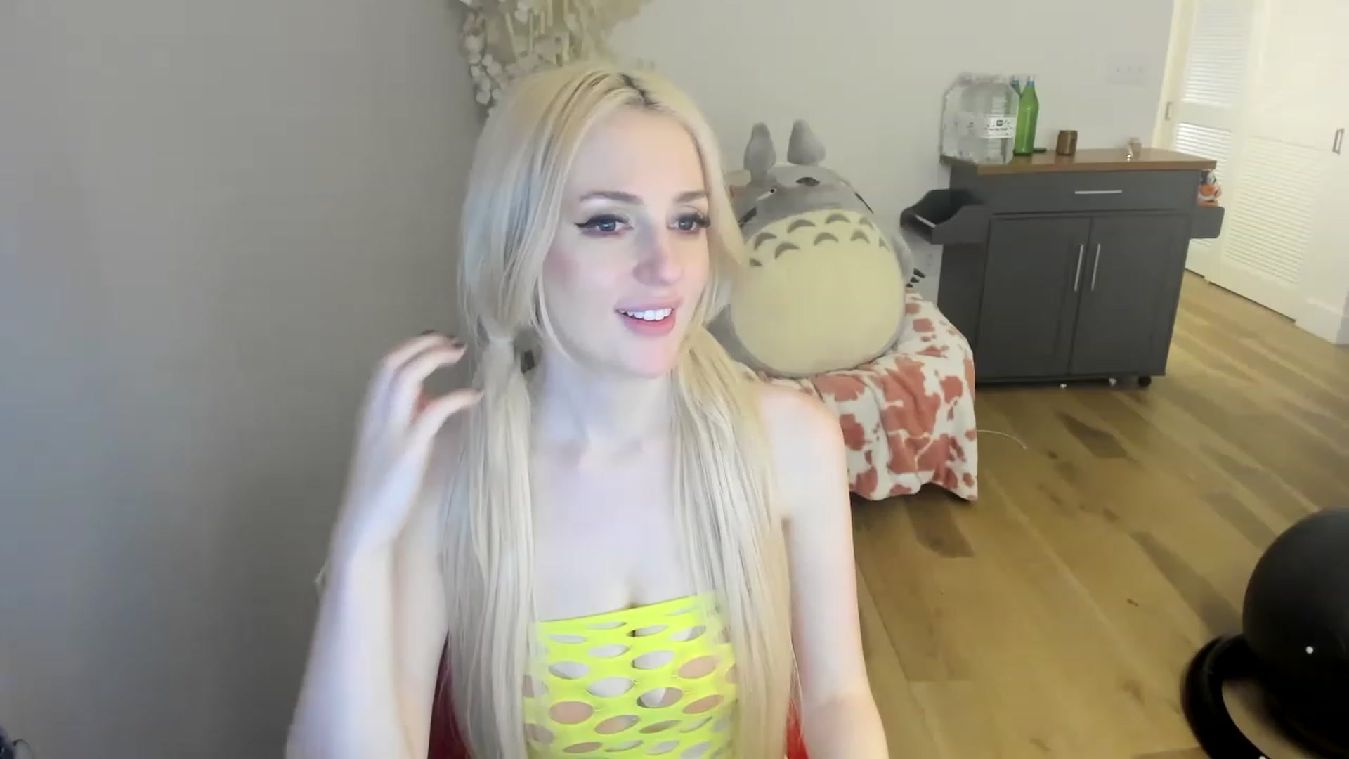 Gallery image thumbnail from DommeMilk's myfreecams stream on, 12/18/2022, 12:47 image 2 of 20