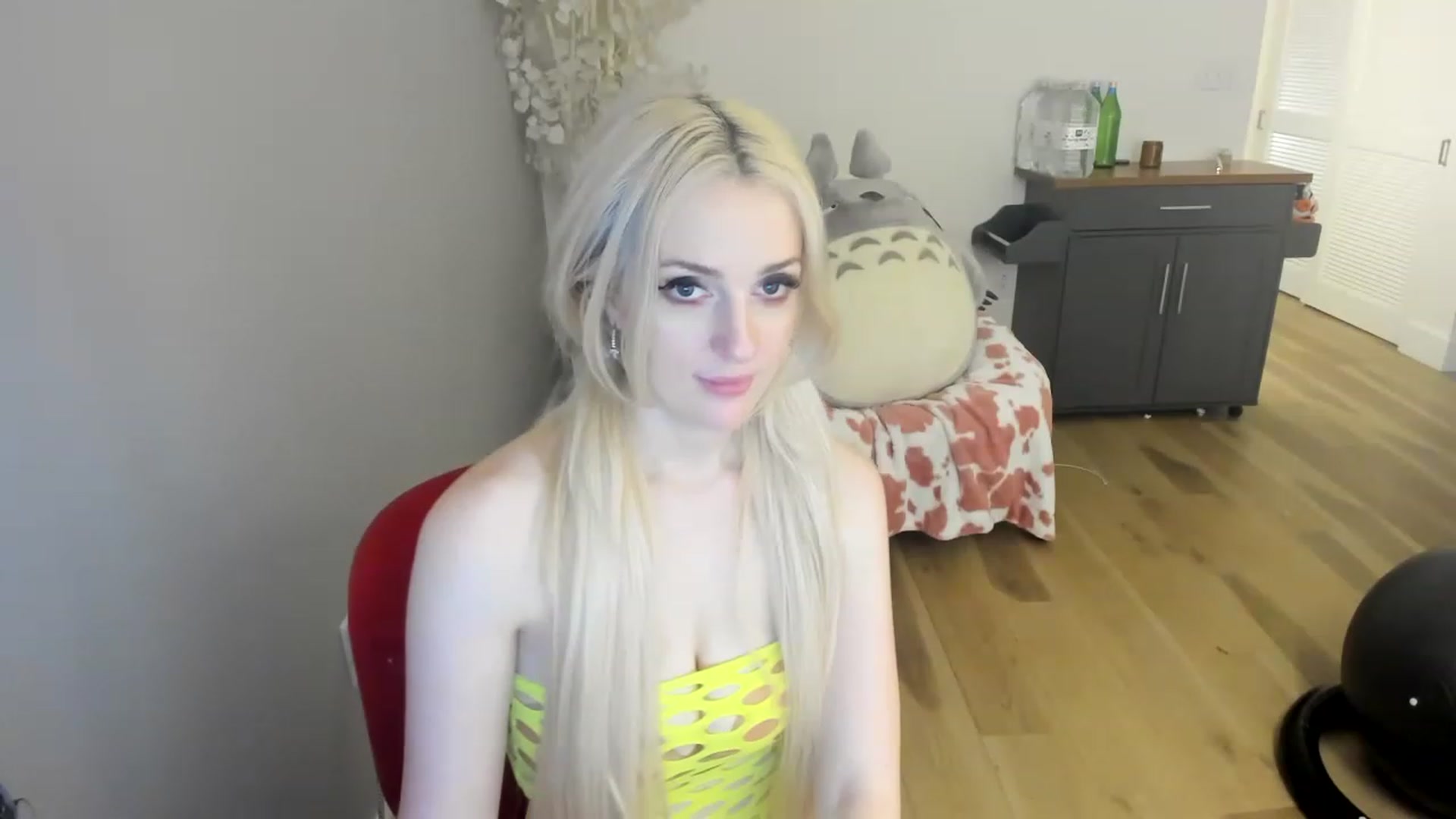 Gallery image thumbnail from DommeMilk's myfreecams stream on, 12/18/2022, 12:47 image 11 of 20