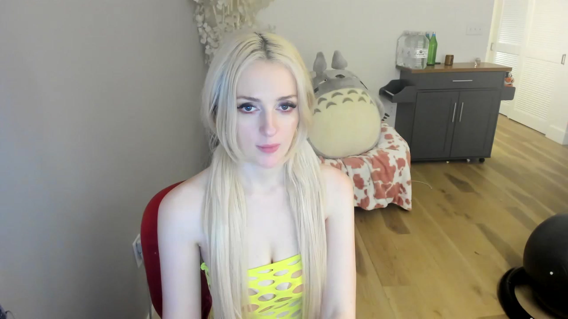 Gallery image thumbnail from DommeMilk's myfreecams stream on, 12/18/2022, 12:47 image 7 of 20