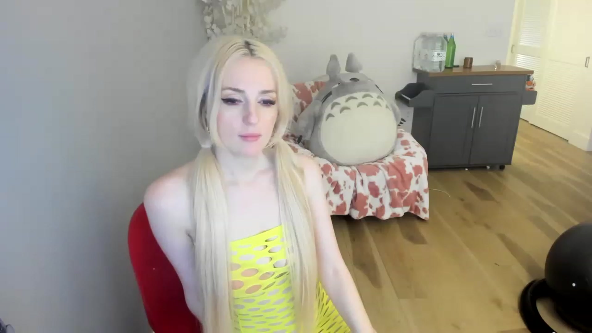 Gallery image thumbnail from DommeMilk's myfreecams stream on, 12/18/2022, 14:39 image 7 of 20