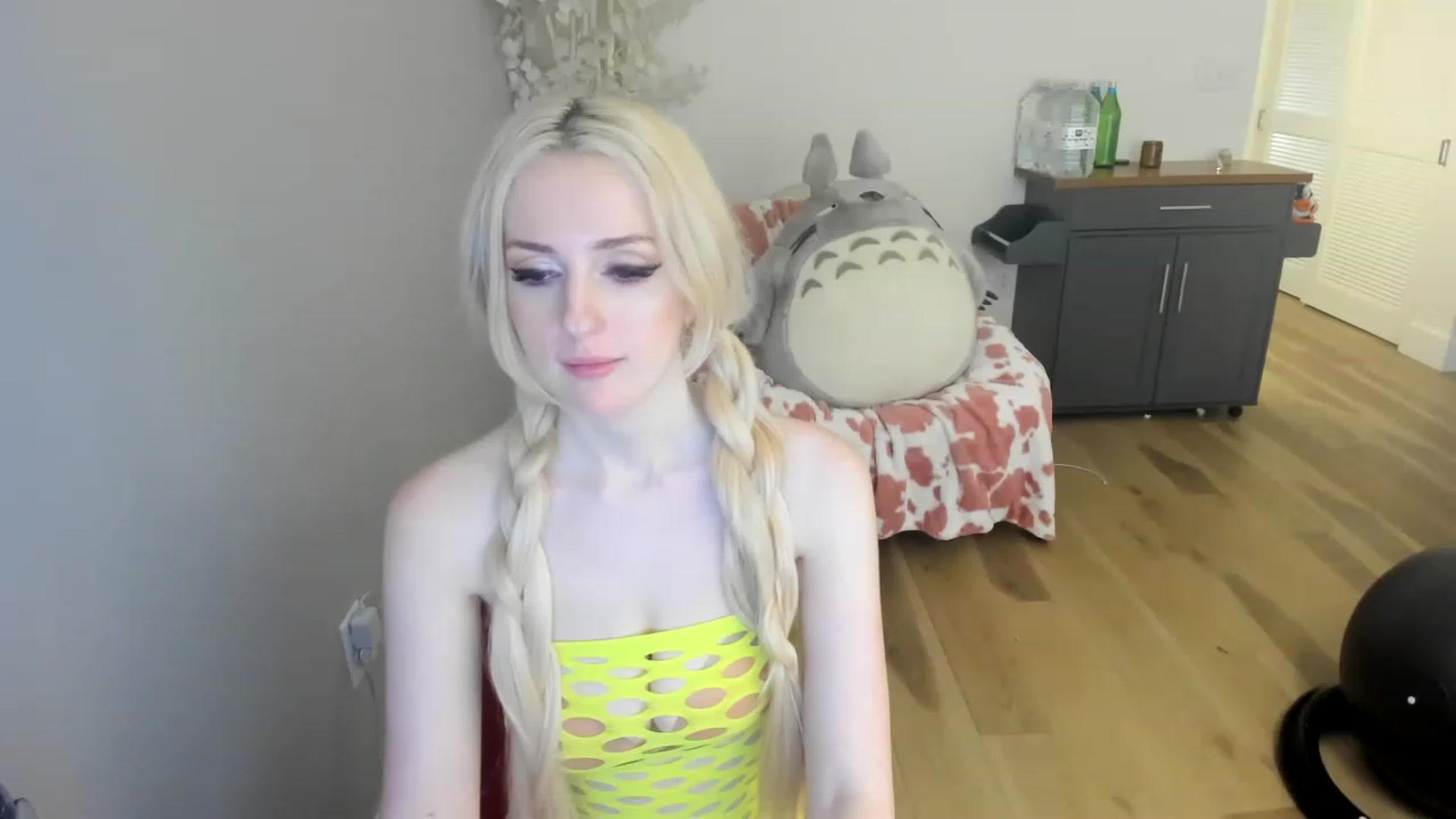 Gallery image thumbnail from DommeMilk's myfreecams stream on, 12/18/2022, 14:39 image 10 of 20