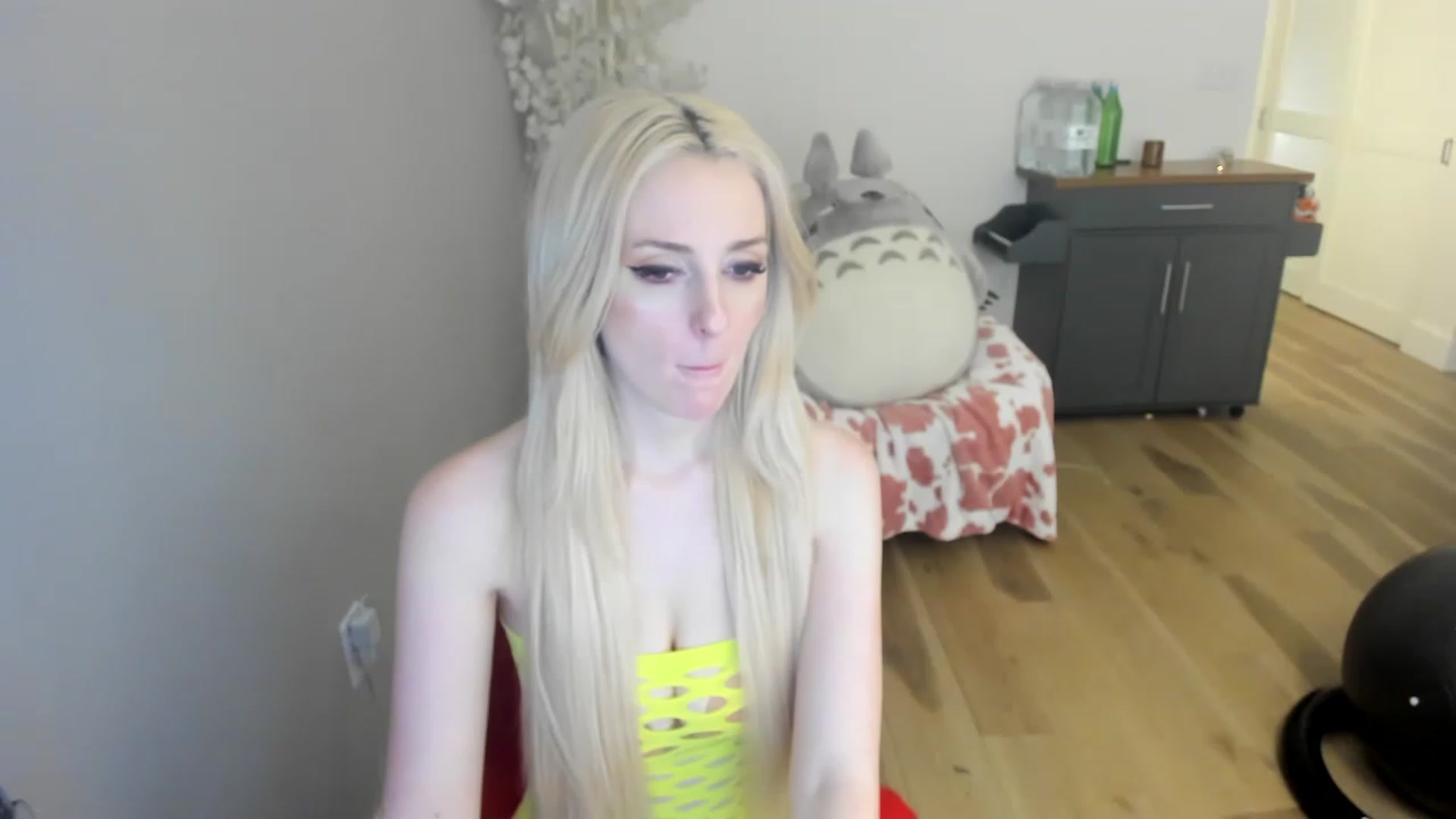 Gallery image thumbnail from DommeMilk's myfreecams stream on, 12/18/2022, 15:03 image 11 of 20