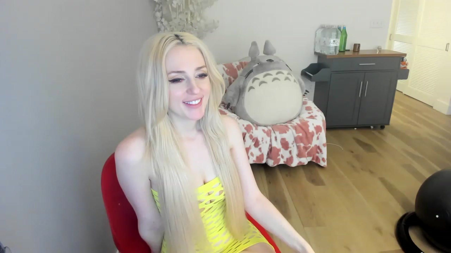 Gallery image thumbnail from DommeMilk's myfreecams stream on, 12/18/2022, 15:03 image 12 of 20