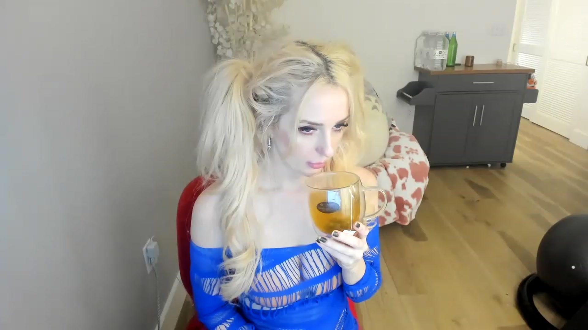 Gallery image thumbnail from DommeMilk's myfreecams stream on, 12/20/2022, 10:09 image 4 of 20